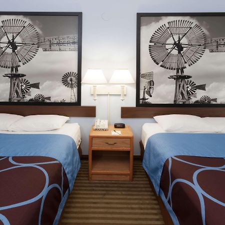 Super 8 By Wyndham Huntington Hotel Ngoại thất bức ảnh