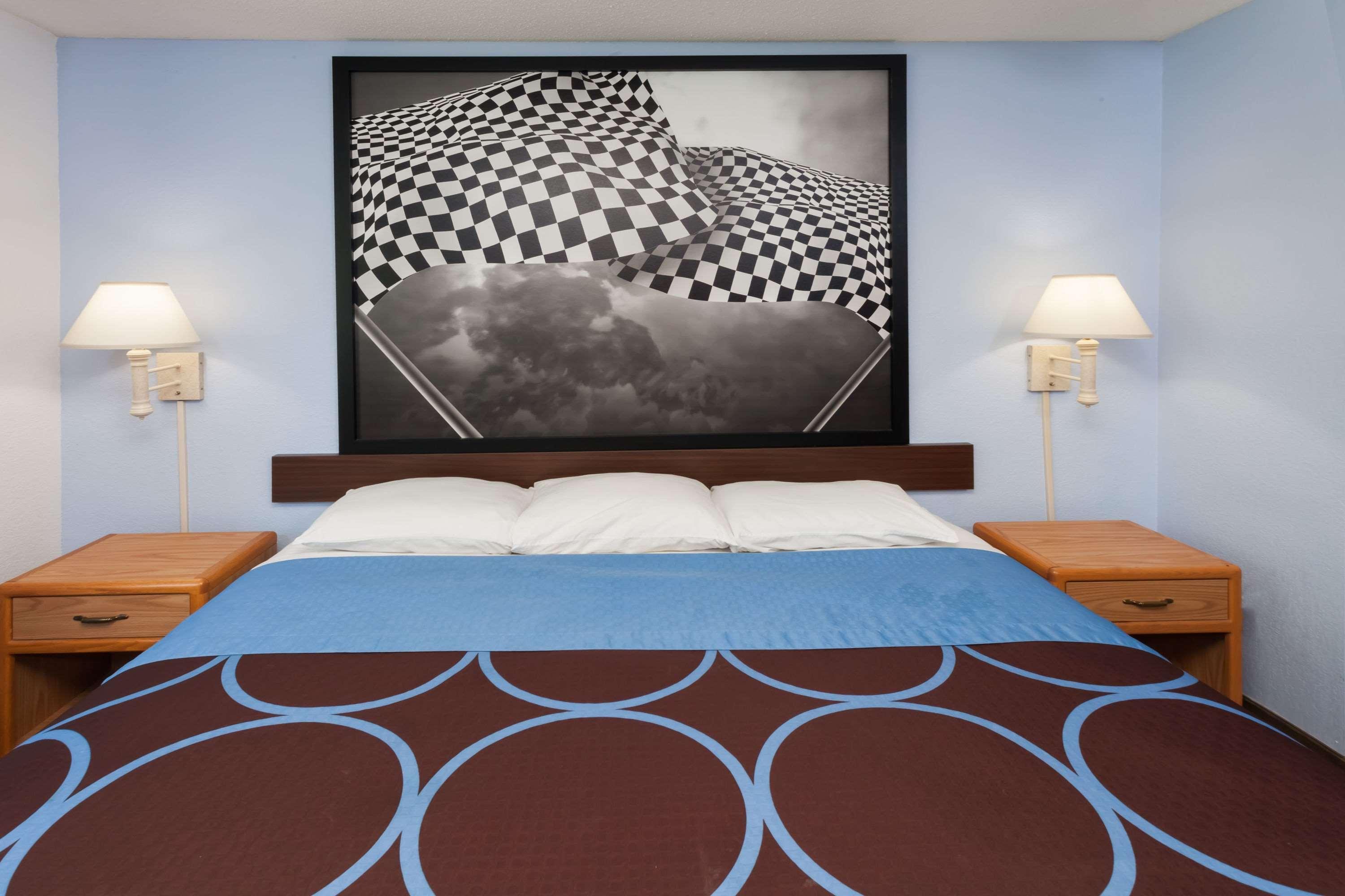 Super 8 By Wyndham Huntington Hotel Ngoại thất bức ảnh
