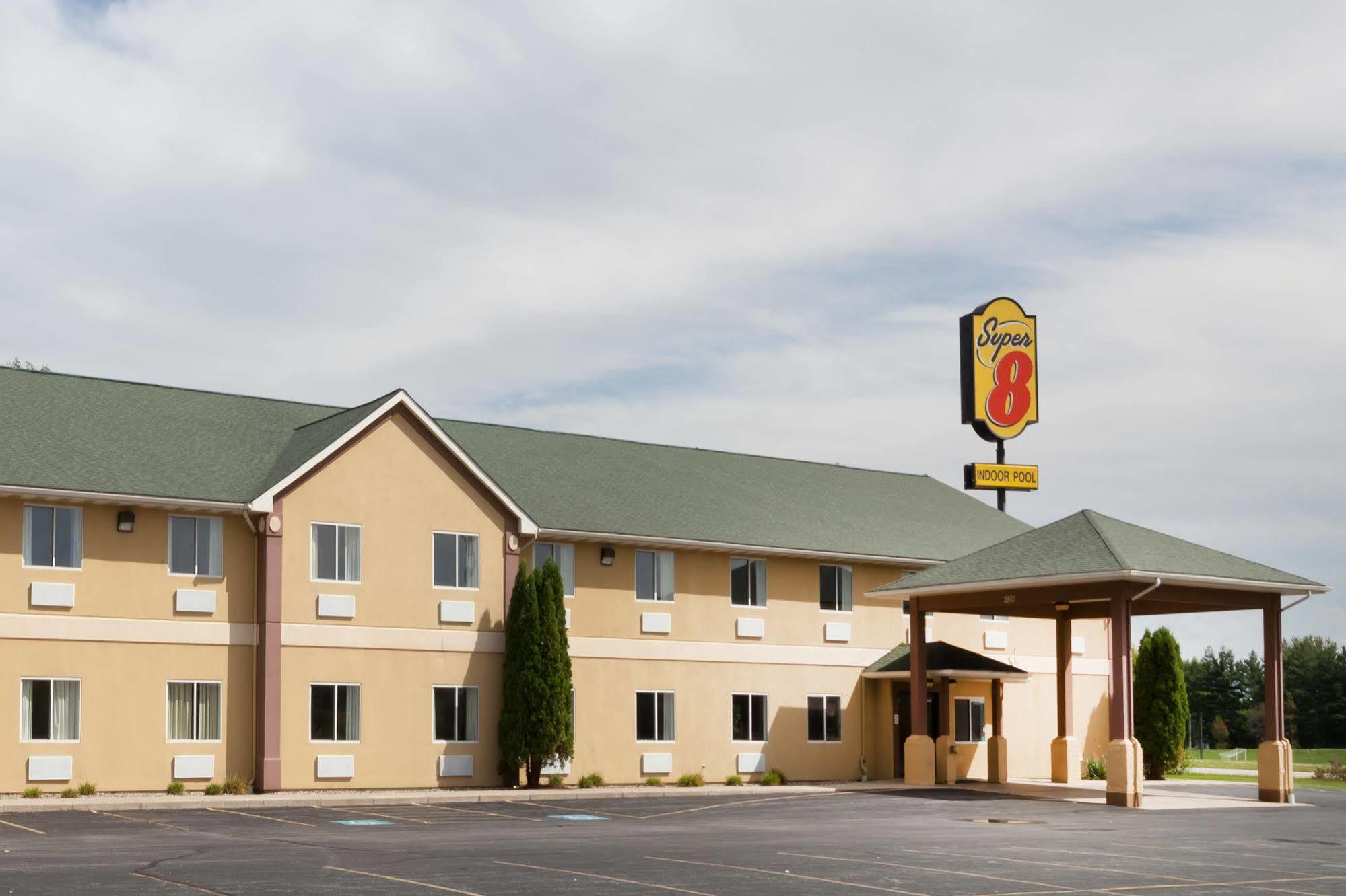 Super 8 By Wyndham Huntington Hotel Ngoại thất bức ảnh